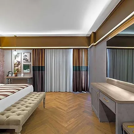 Utopia World Resort