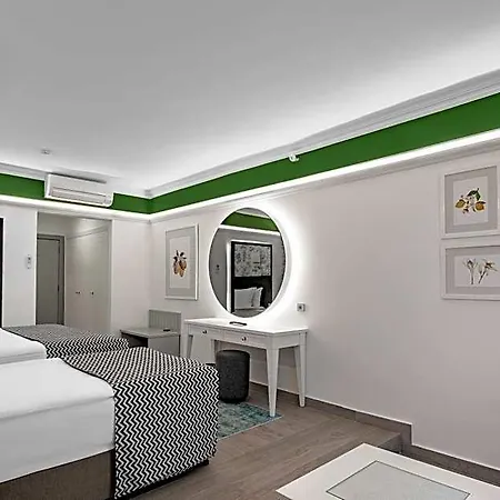 Utopia World Resort 5*