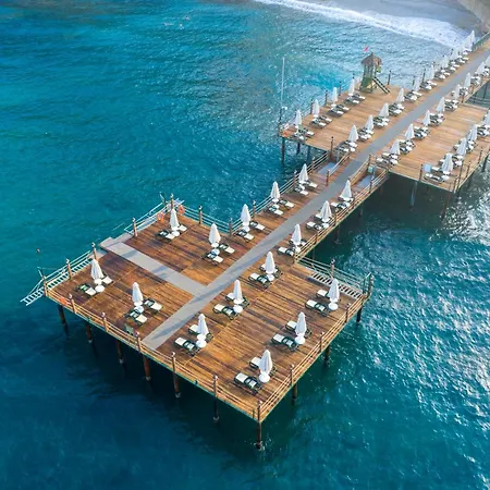 Utopia World Resort 5*