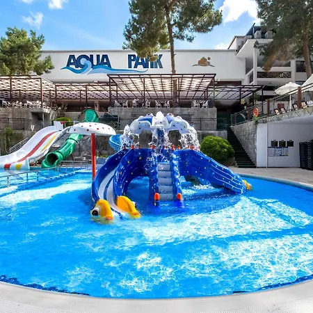 Utopia World Resort 5*