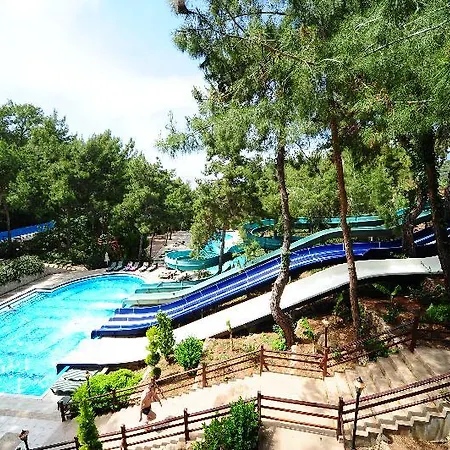 Utopia World Semesteranläggning (resort)