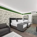 Utopia World Resort 5*
