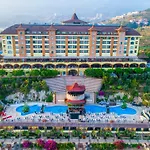 Utopia World Resort 5*